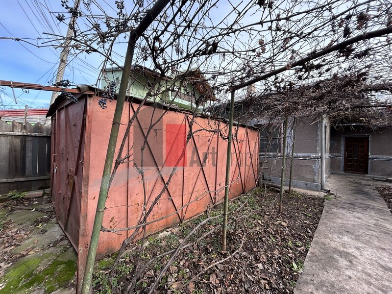 Progresul teren cu casa demolabila