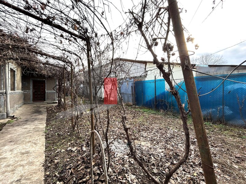 Progresul teren cu casa demolabila