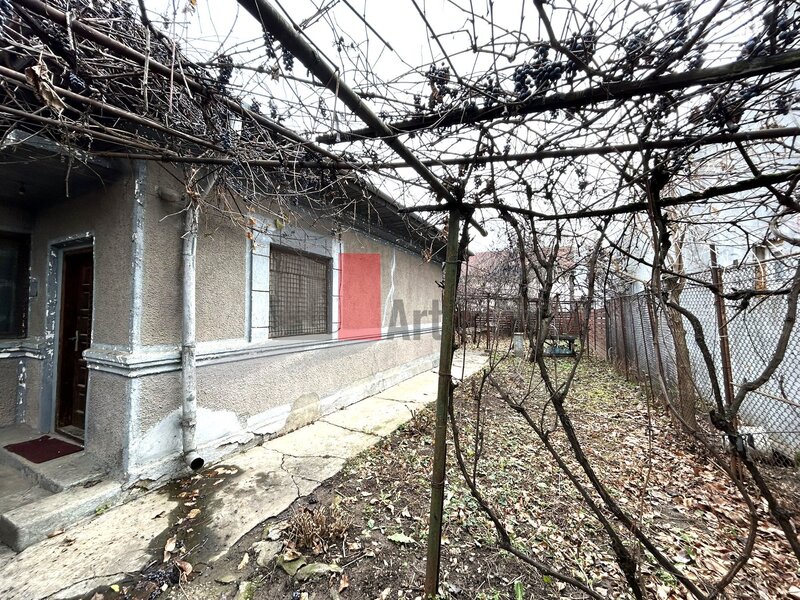 Progresul teren cu casa demolabila